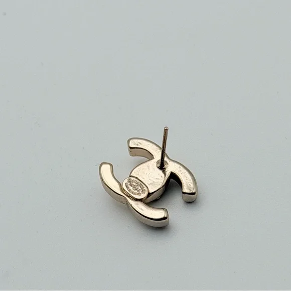 CHANEL CC LOGO STUD EARRINGS — GOLD TONE - Picture 6 of 6